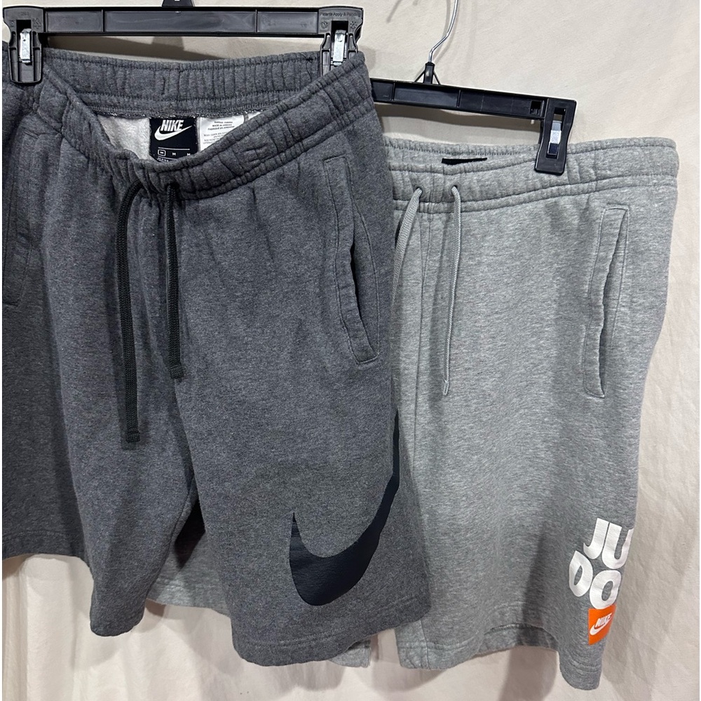 Nike grey athletic shorts size medium EUC thick cotton material (bundle 2)